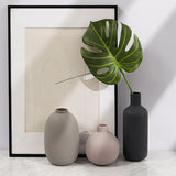 Load image into Gallery viewer, Minimalist rural vase - MinimalVue